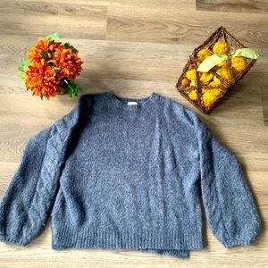 Chunky Cable Knit Sweater 💙